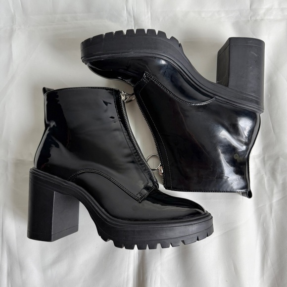 Forever21 Zip Front Ankle Booties - Picture 2 of 5